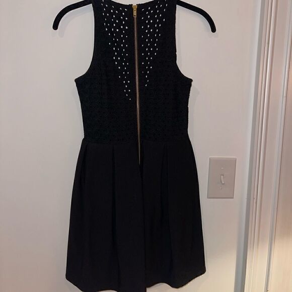 TALULAH Black Dress with holes in back! Size XS! Perfect condition!! - Picture 3 of 3